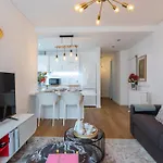 Mhouse Lease Walk To And Center Апартаменты *
